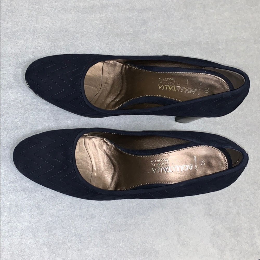 Aquatalia Vero Cuoio navy heels